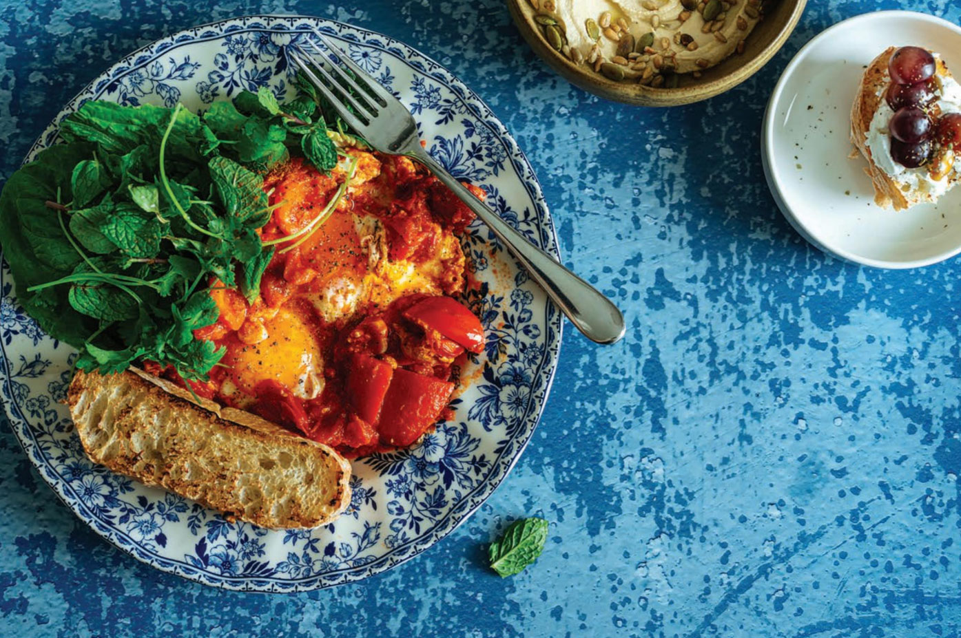 Shasuka with Fresh Greens + Hummus, Recipe Food Home Magazine
